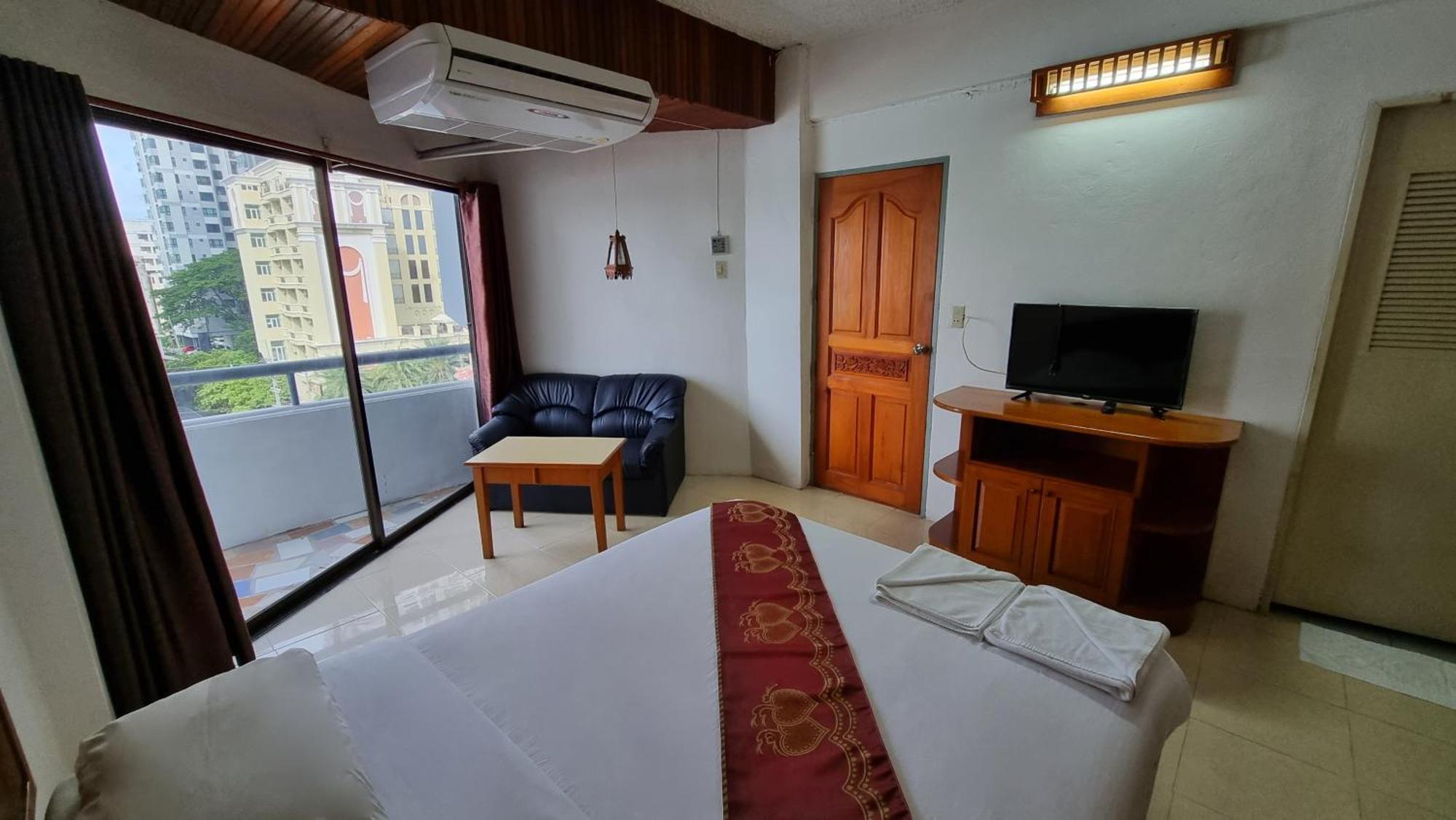 Arcadia Mansion Hotel Pattaya Exterior photo